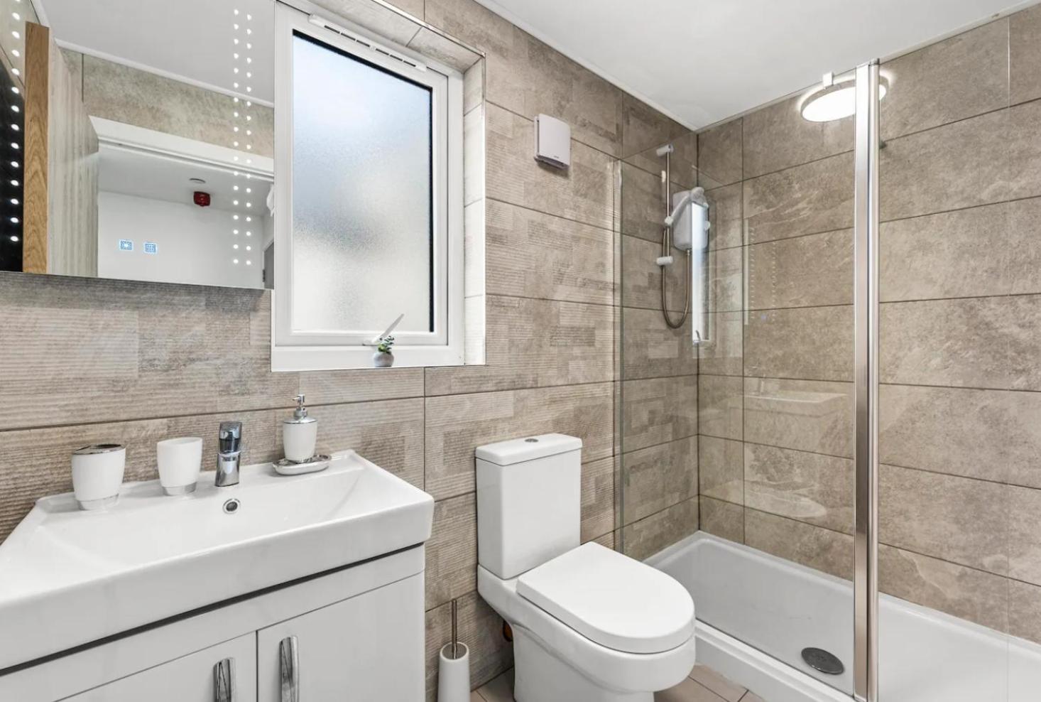 A Stylish Luxury 2 Bedroom Duplex Apartment Κάρντιφ Εξωτερικό φωτογραφία